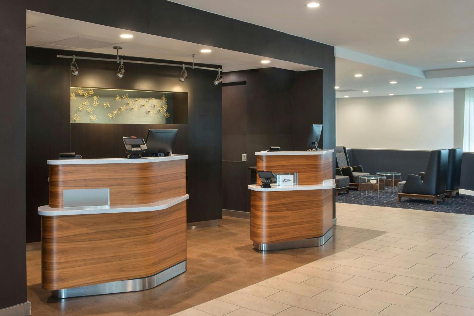 Courtyard By Marriott Silver Spring North/White Oak Buitenkant foto