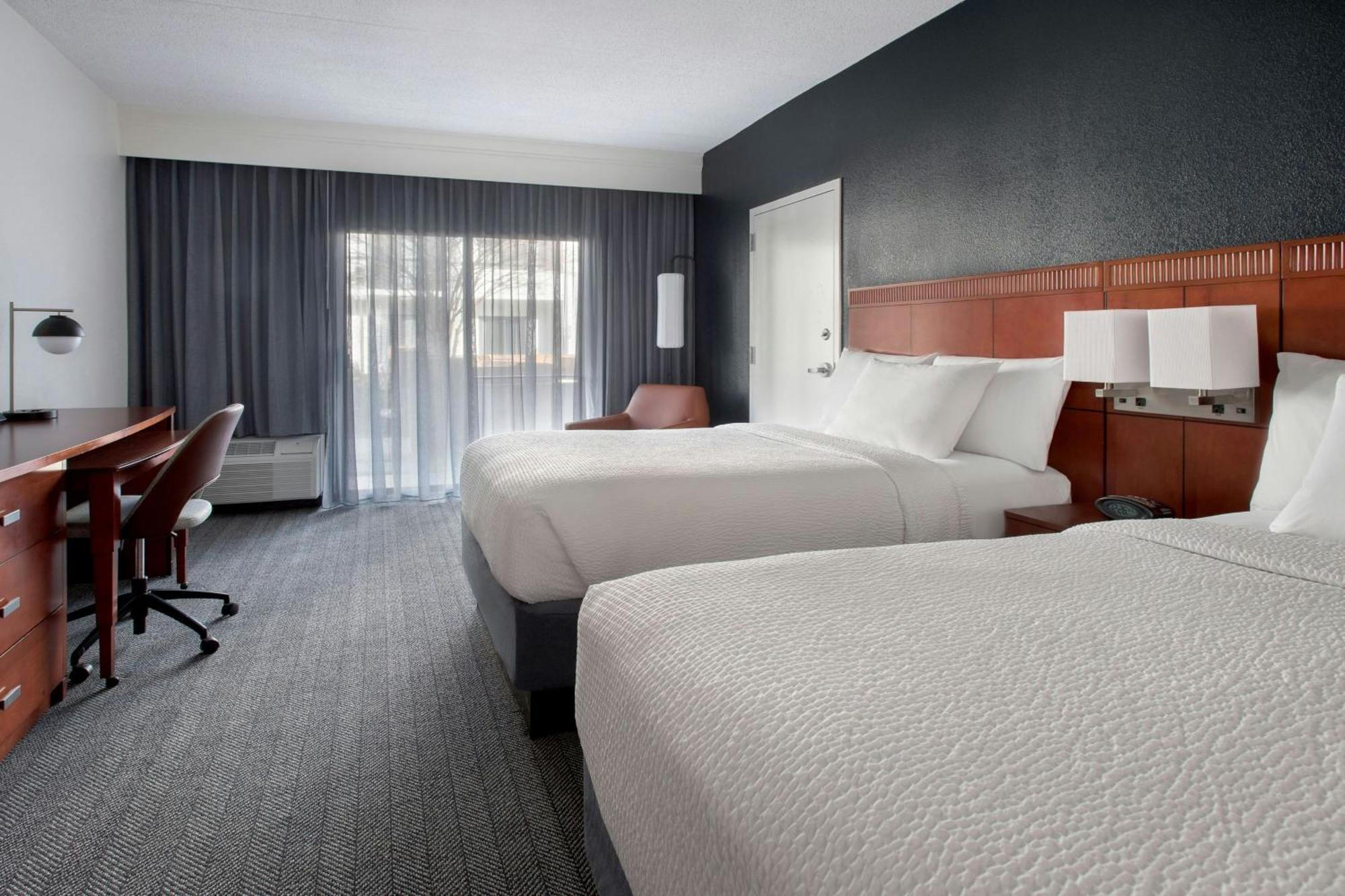 Courtyard By Marriott Silver Spring North/White Oak Buitenkant foto