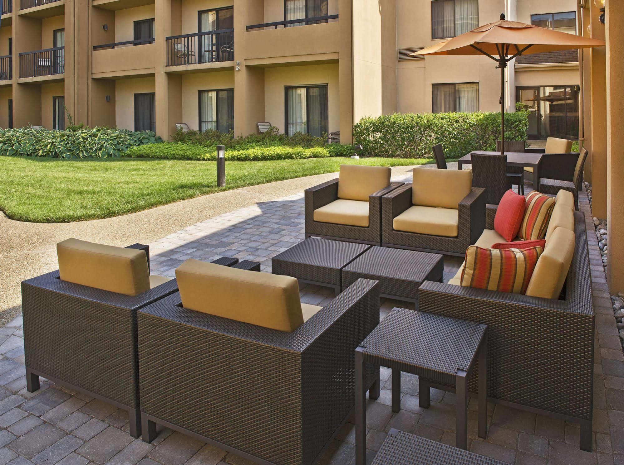 Courtyard By Marriott Silver Spring North/White Oak Buitenkant foto